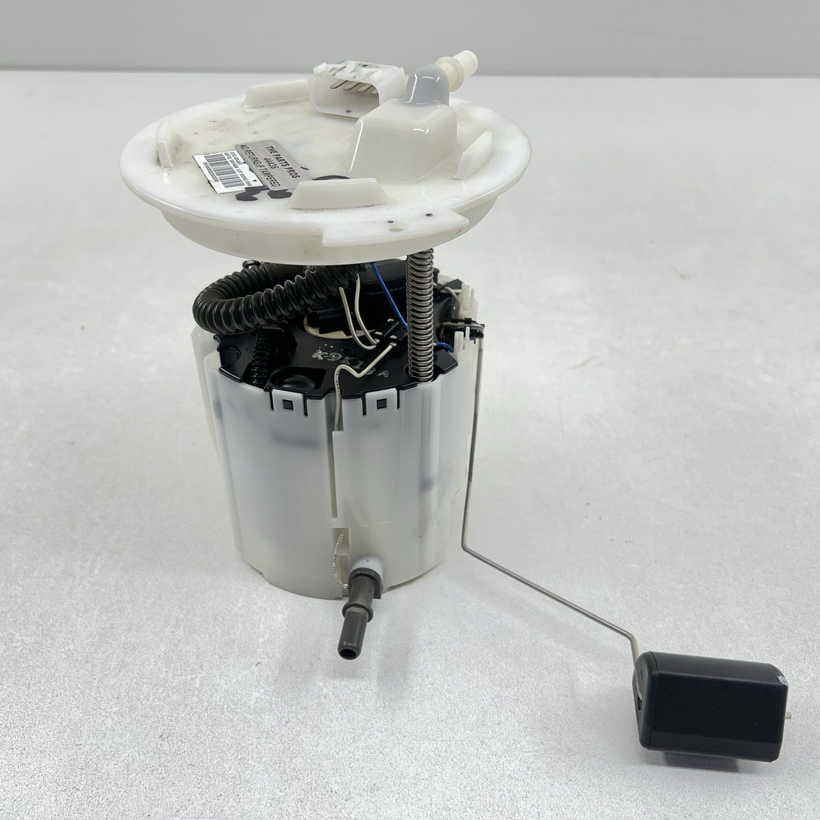 13574836 10-15 CHEVROLET CAMARO SS GAS TANK FUEL PUMP SENDING UNIT DELIVERY 13574836 OEM