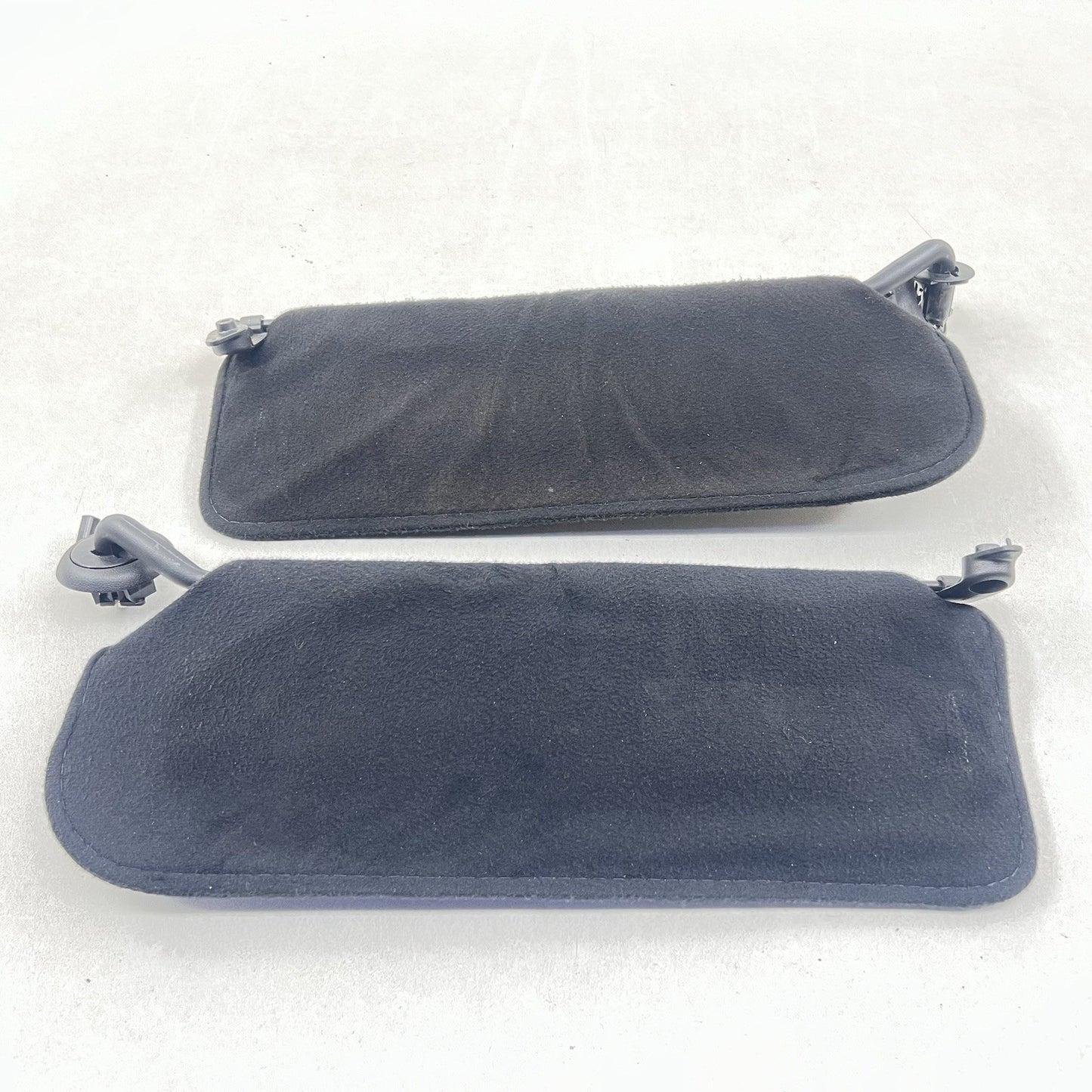 15002596 01-04 CHEVROLET CORVETTE C5 Z06 LEFT AND RIGHT SUNVISOR SUN VISOR PAIR BLACK OEM