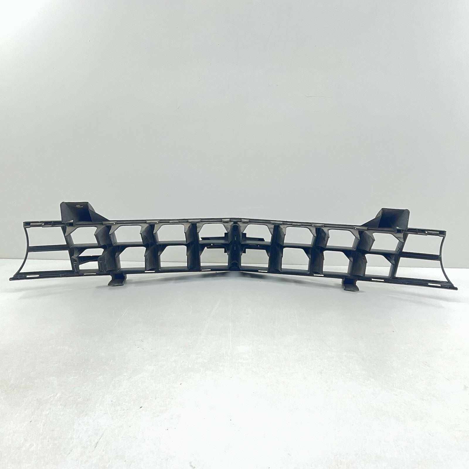 92242526 10-13 CHEVROLET CAMARO SS FRONT BUMPER UPPER GRILLE GRILL TRIM 92242526 OEM