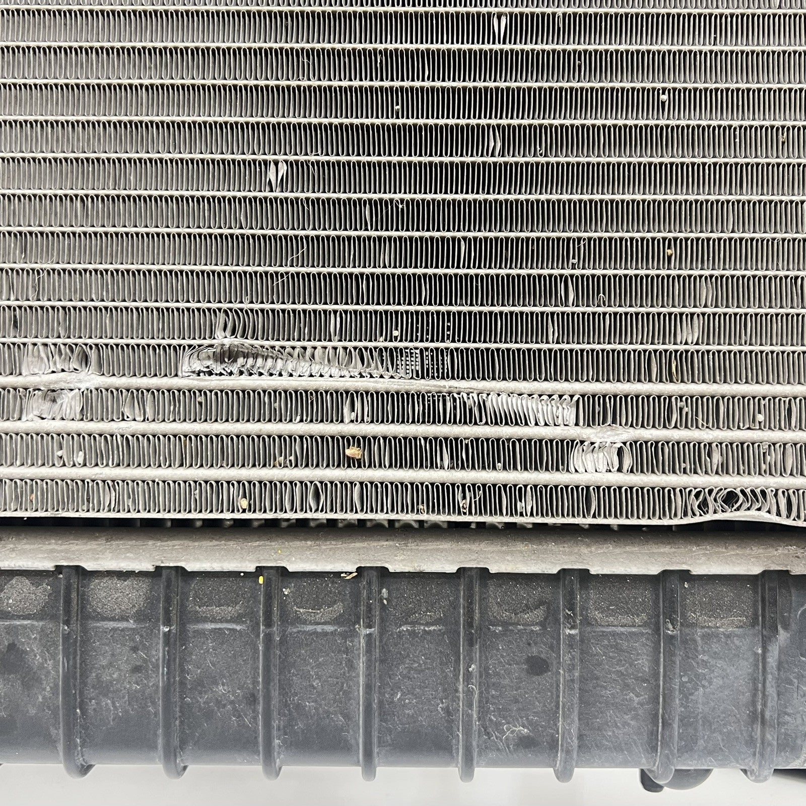 3E012218 10-11 CHEVROLET CAMARO SS RADIATOR CONDENSER ASSEMBLY 3E012218 OEM