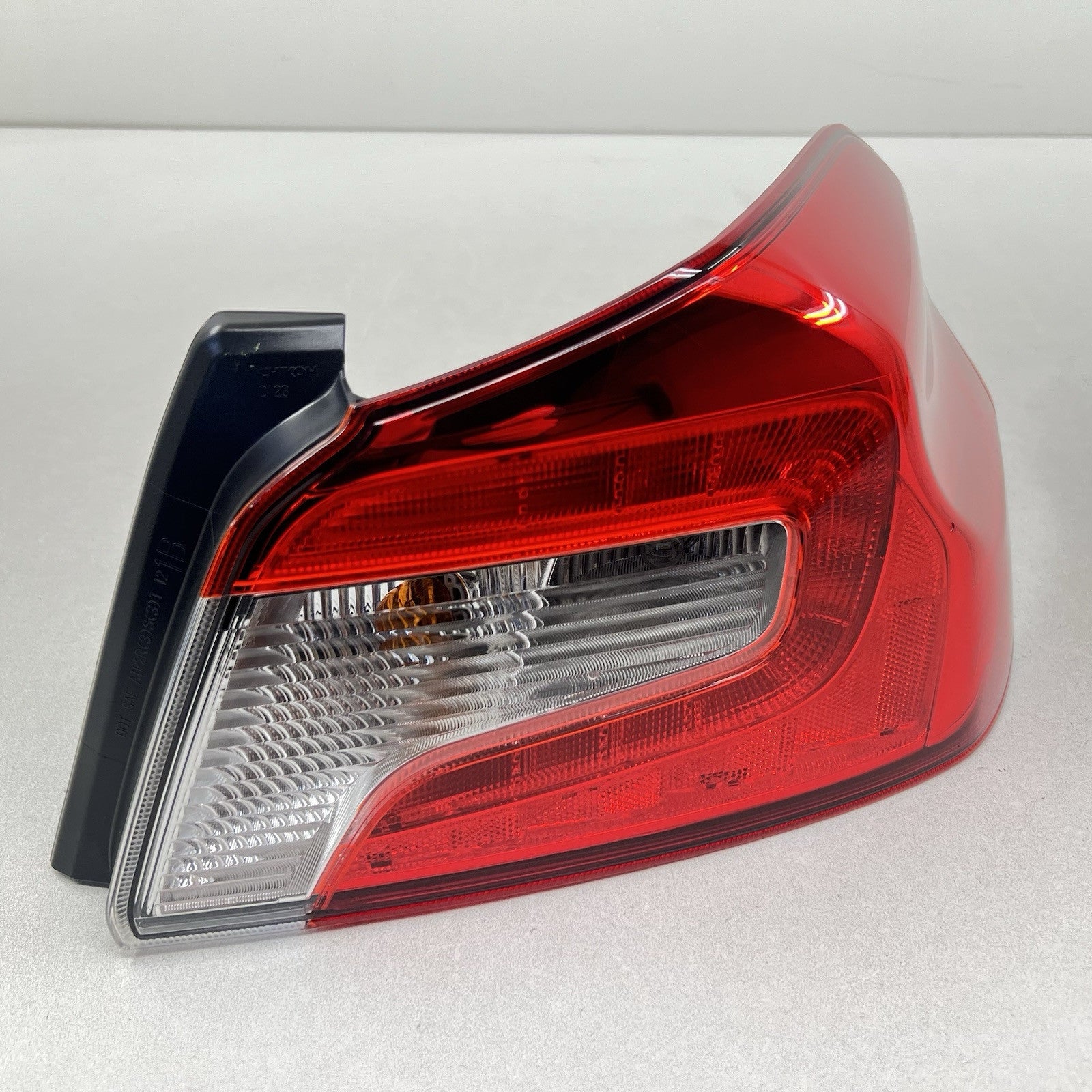 84210-VA020 / 84210 VA020 / 84210VA020 15-21 SUBARU WRX OR STI RIGHT REAR TAILLIGHT LIGHT LAMP 84210-VA020 OEM