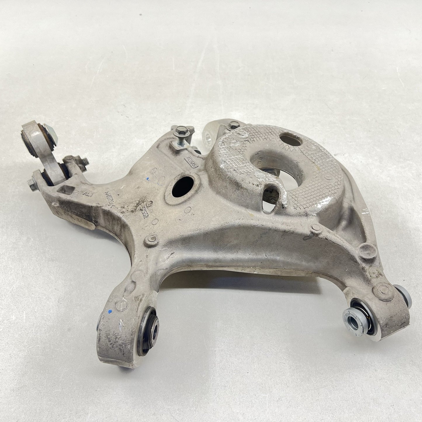 PR3C-5K552-FB / PR3C 5K552 FB / PR3C5K552FB 24-25 FORD MUSTANG GT DRIVER LEFT REAR CONTROL ARM PARTIAL SET OEM