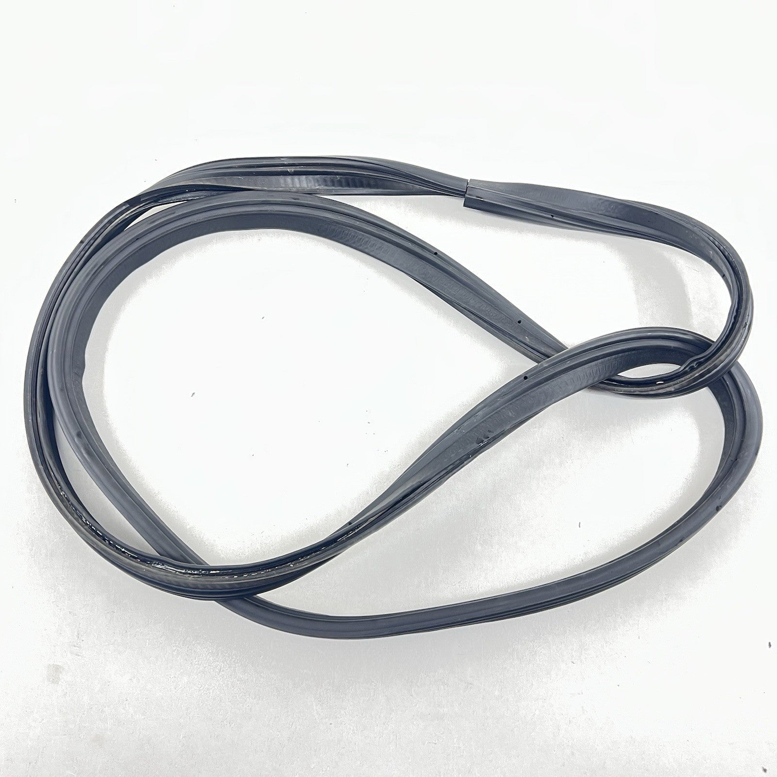 97-04 CHEVROLET CORVETTE C5 REAR TRUNK WEATHERSTRIP SEAL RUBBER OEM