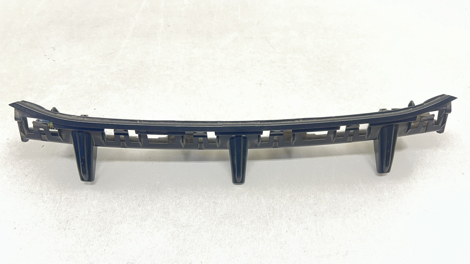 PR3B-17B861-A / PR3B 17B861 A / PR3B17B861A 24-25 FORD MUSTANG GT REAR CENTER BUMPER BRACKET SUPPORT MOUNT PR3B-17B861-A