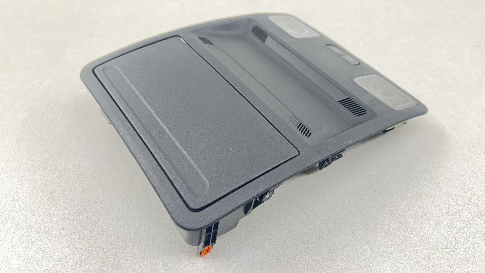 PR3B-C519A58-AAAW / PR3B C519A58 AAAW / PR3BC519A58AAAW 24-25 FORD MUSTANG GT FRONT OVERHEAD CONSOLE DOME READING LIGHT 