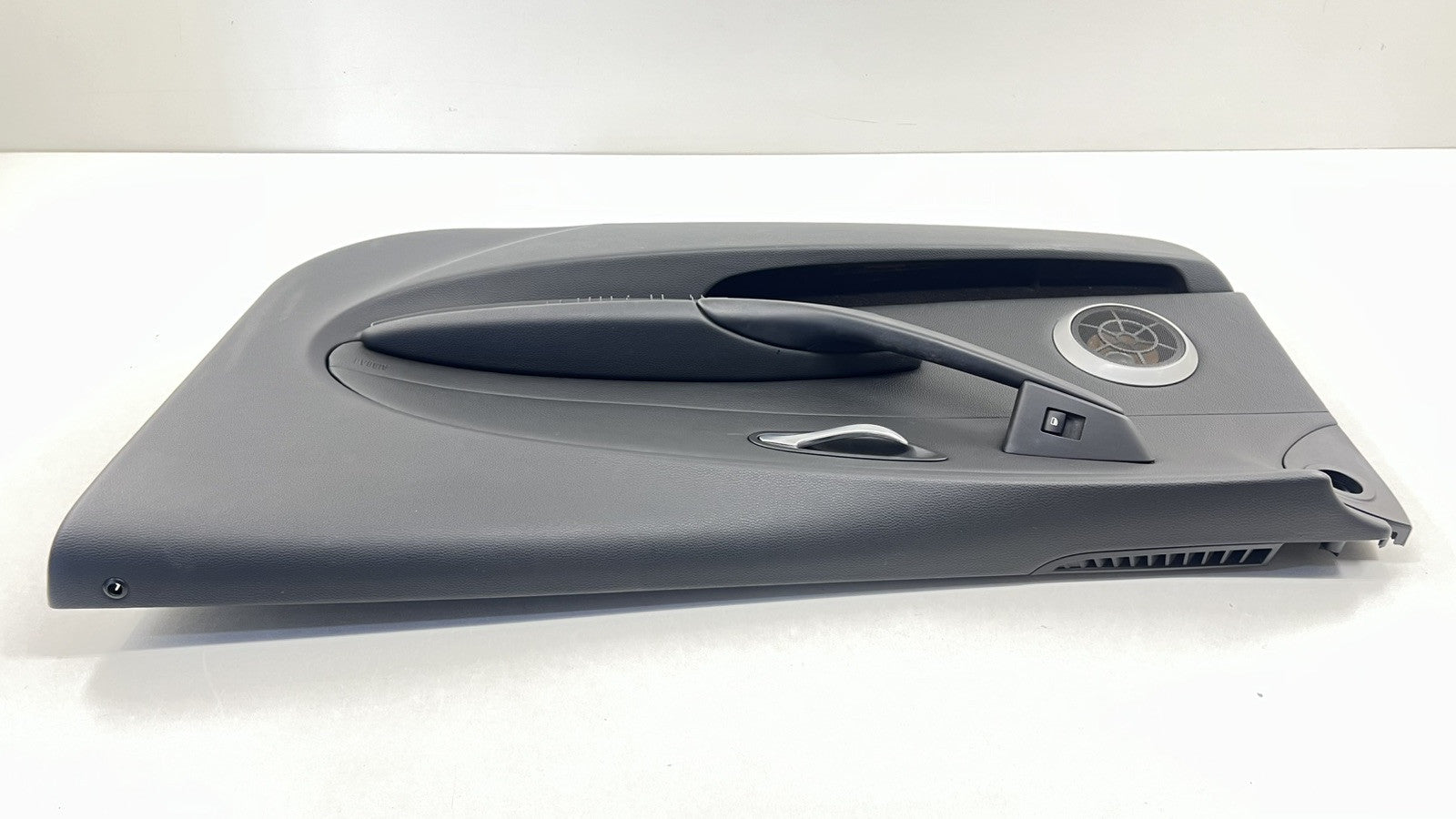 7458160 / 7 458 160 06-10 BMW M6 E63 E64 PASSENGER RIGHT DOOR PANEL TRIM LEATHER BLACK 7458160 OEM