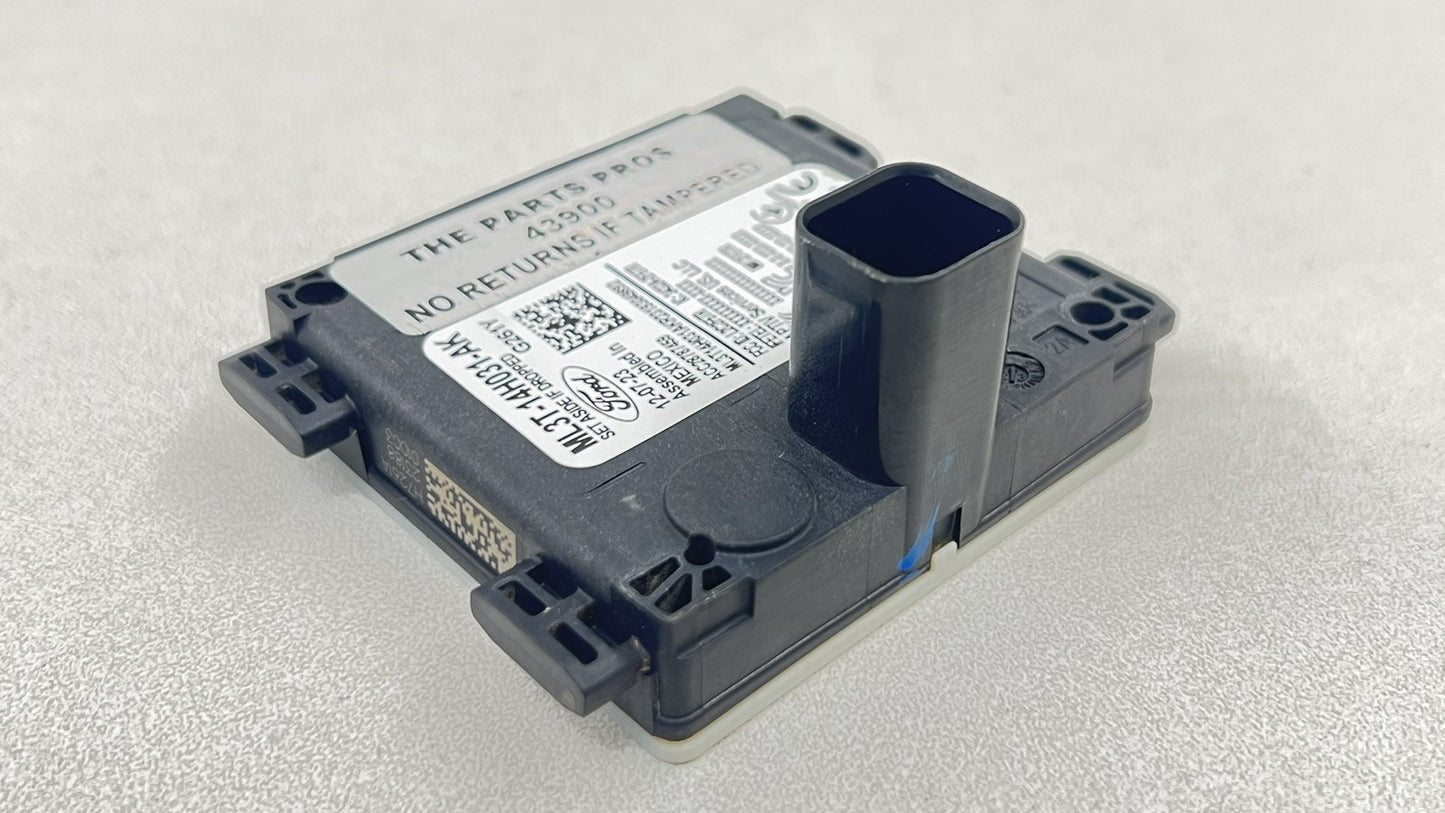 ML3T-14H031-AK / ML3T 14H031 AK / ML3T14H031AK 24-25 FORD MUSTANG GT DRIVER LEFT REAR BLIND SPOT RADAR MONITOR MODULE OE