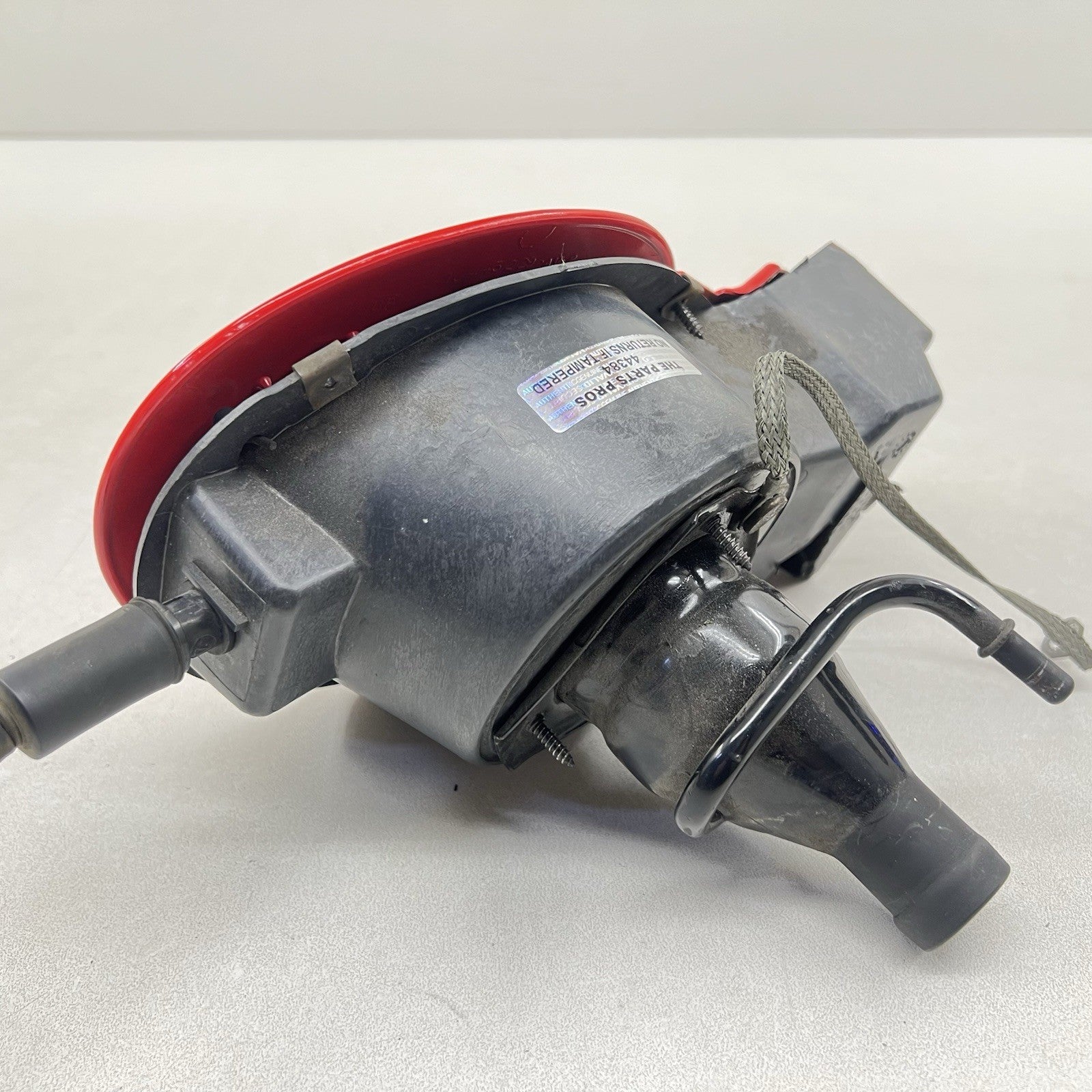 10401497 97-04 CHEVROLET CORVETTE C5 FUEL TANK GAS CAP DOOR LID ASSEMBLY 10401497 OEM