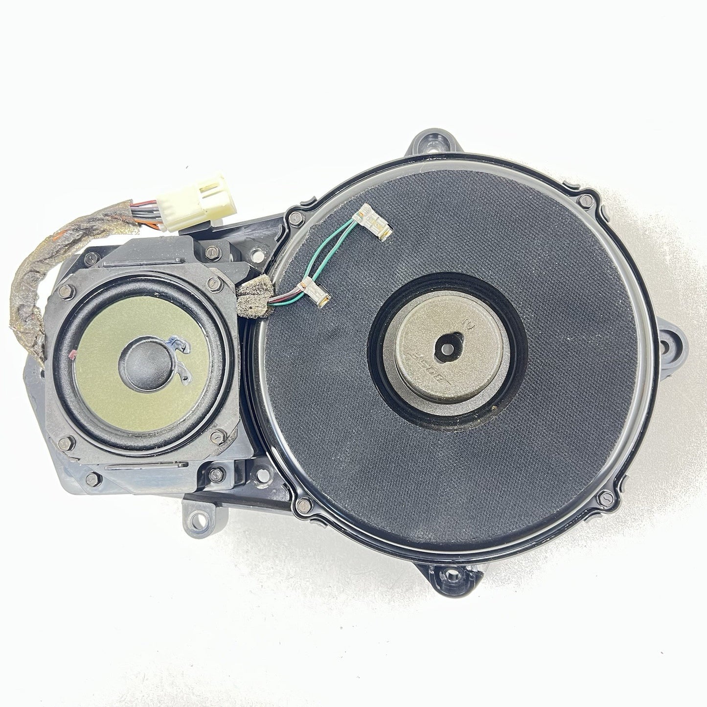 10278959 97-04 CHEVROLET CORVETTE C5 LEFT AND RIGHT DOOR SPEAKER PAIR W/ REAR SPEAKER OEM