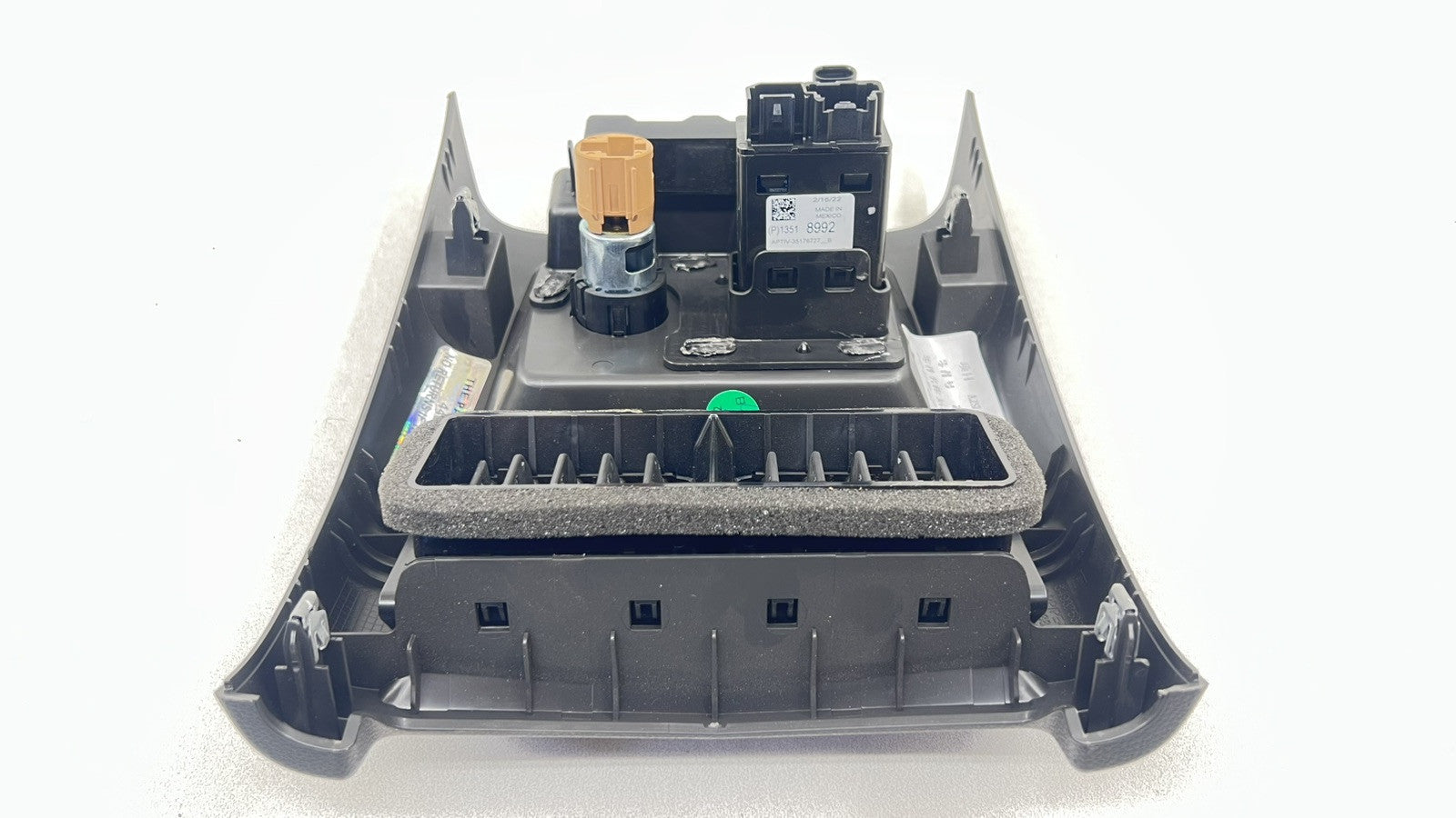 84937530 22-25 CADILLAC CT5 V BLACKWING REAR CENTER CONSOLE AIR VENT GRILLE COVER OEM