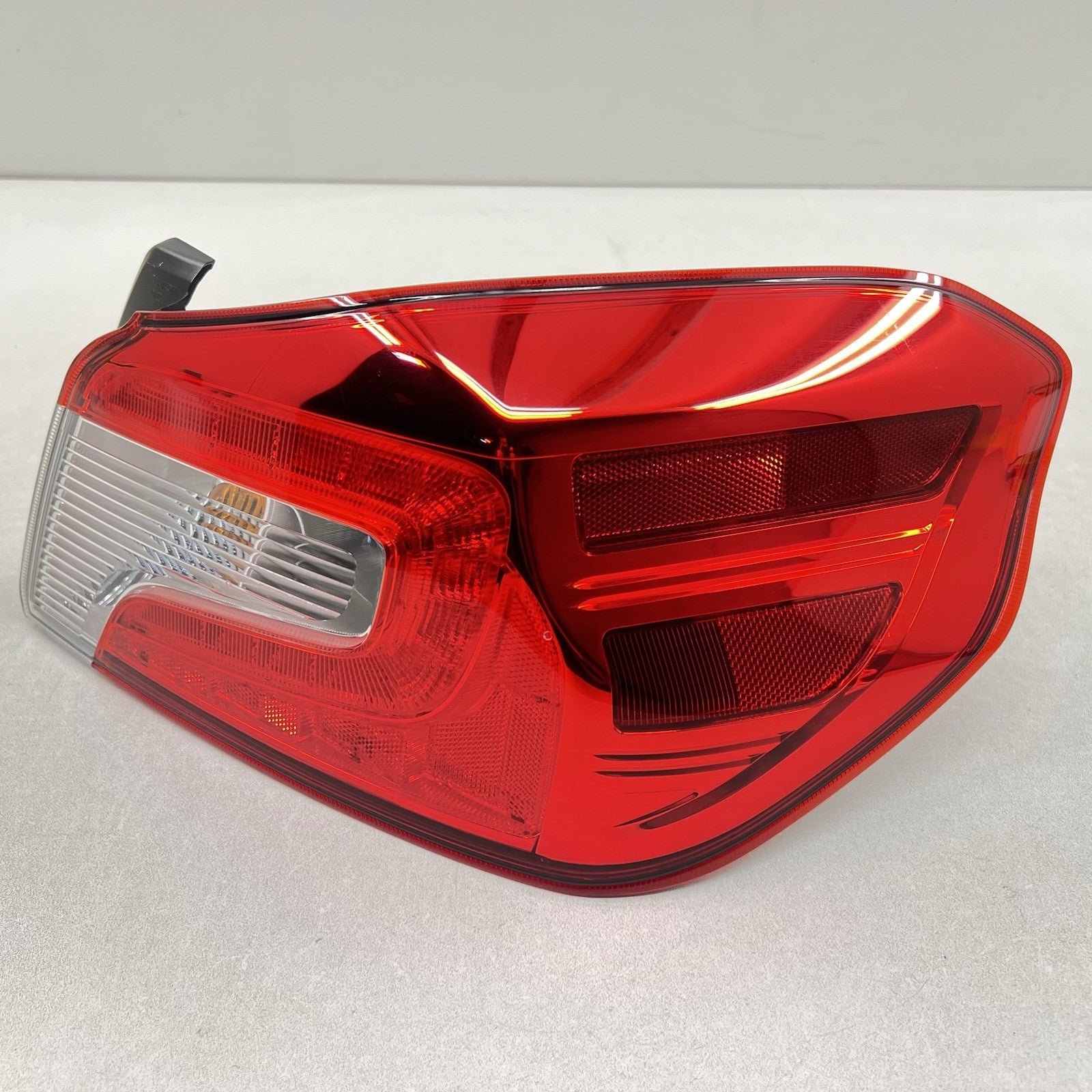 84210-VA020 / 84210 VA020 / 84210VA020 15-21 SUBARU WRX OR STI RIGHT REAR TAILLIGHT LIGHT LAMP 84210-VA020 OEM