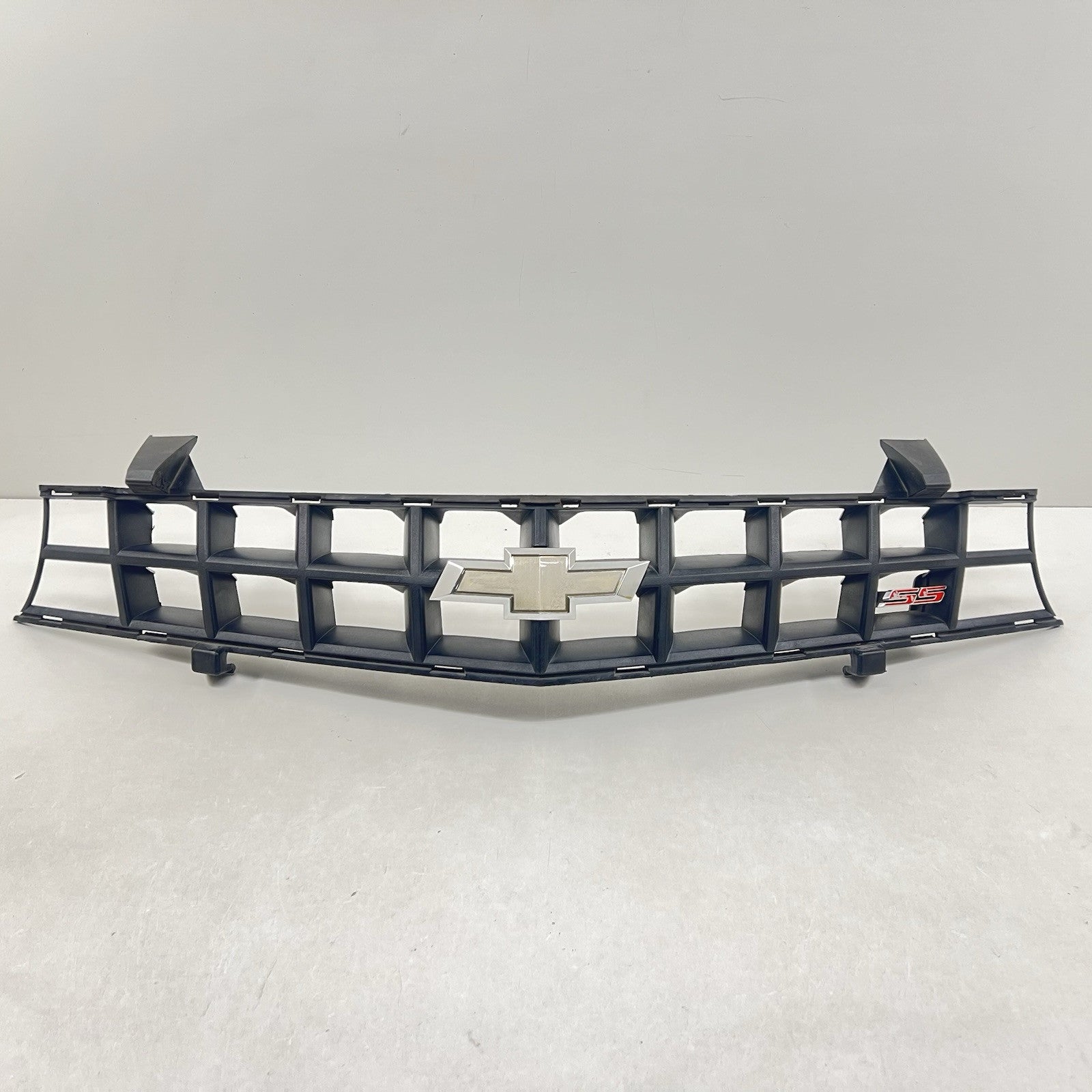 92242526 10-13 CHEVROLET CAMARO SS FRONT BUMPER UPPER GRILLE GRILL TRIM 92242526 OEM