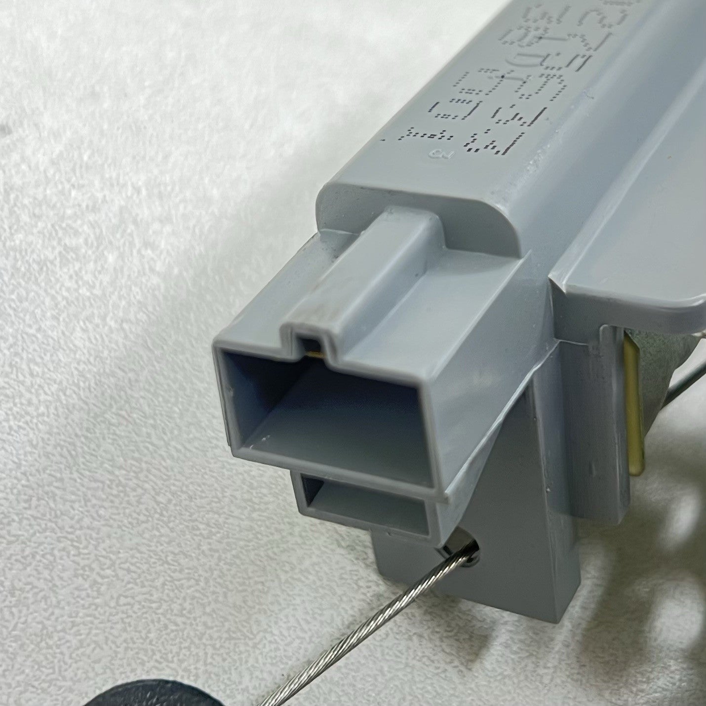 10401497 97-04 CHEVROLET CORVETTE C5 FUEL TANK GAS CAP DOOR LID ASSEMBLY 10401497 OEM