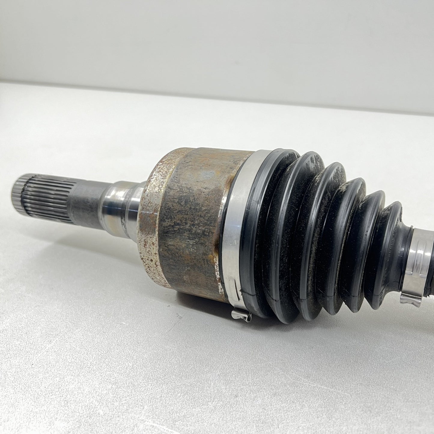 KR33-4K138-BB / KR33 4K138 BB / KR334K138BB 24-25 FORD MUSTANG DARK HORSE AUTO RIGHT REAR AXLE SHAFT KR33-4K138-BB OEM