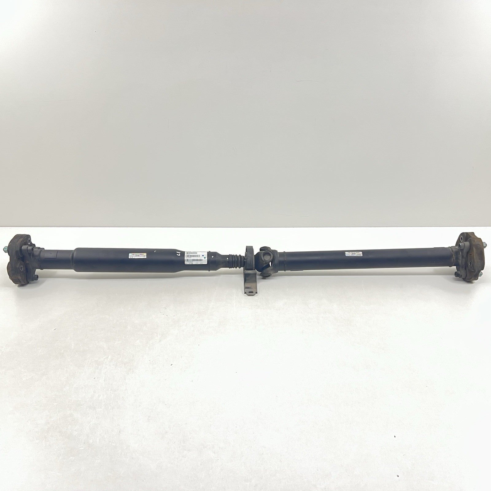 92236999 / 9223 6999 10-15 CHEVROLET CAMARO SS MANUAL DRIVESHAFT DRIVE SHAFT PROPELLER 92236999 OEM
