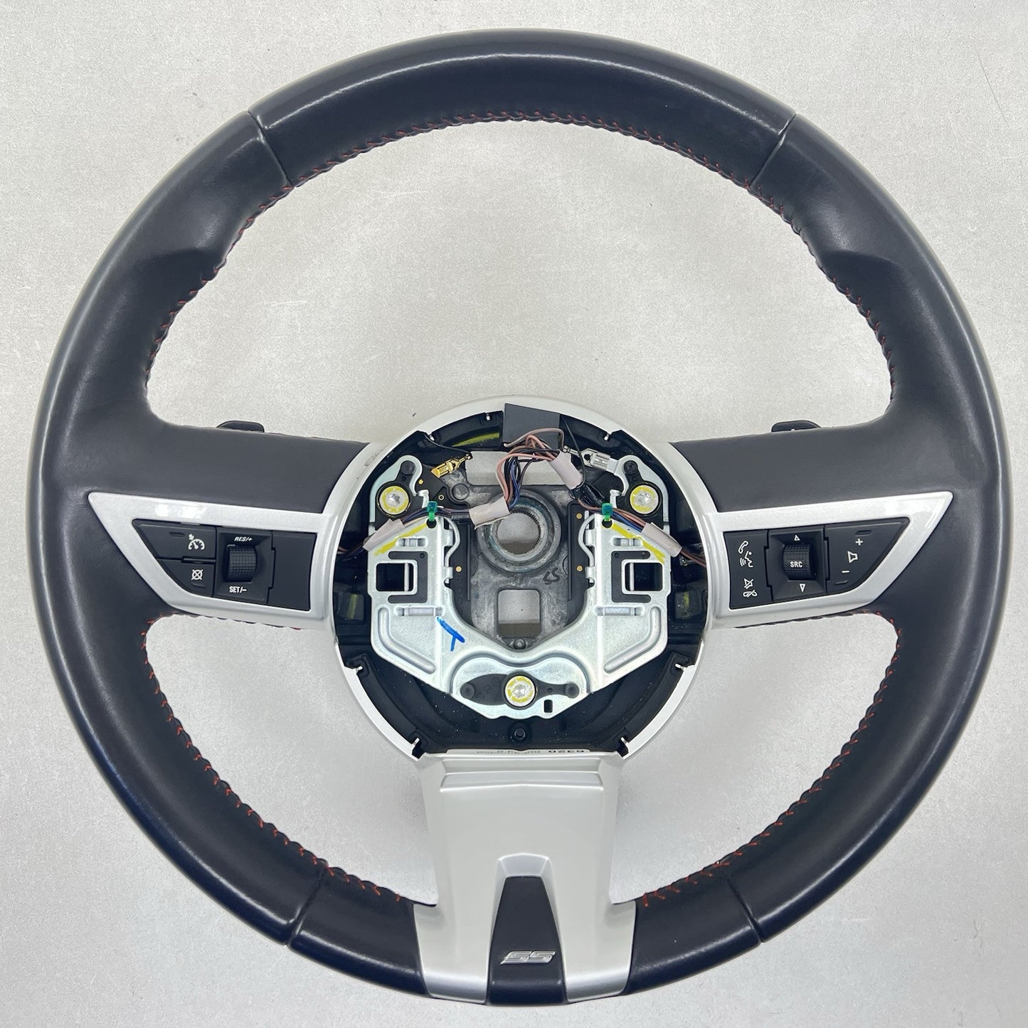 92245960 10-11 CHEVROLET CAMARO SS DRIVER STEERING WHEEL WITH PADDLE SHIFTERS LEATHER OEM