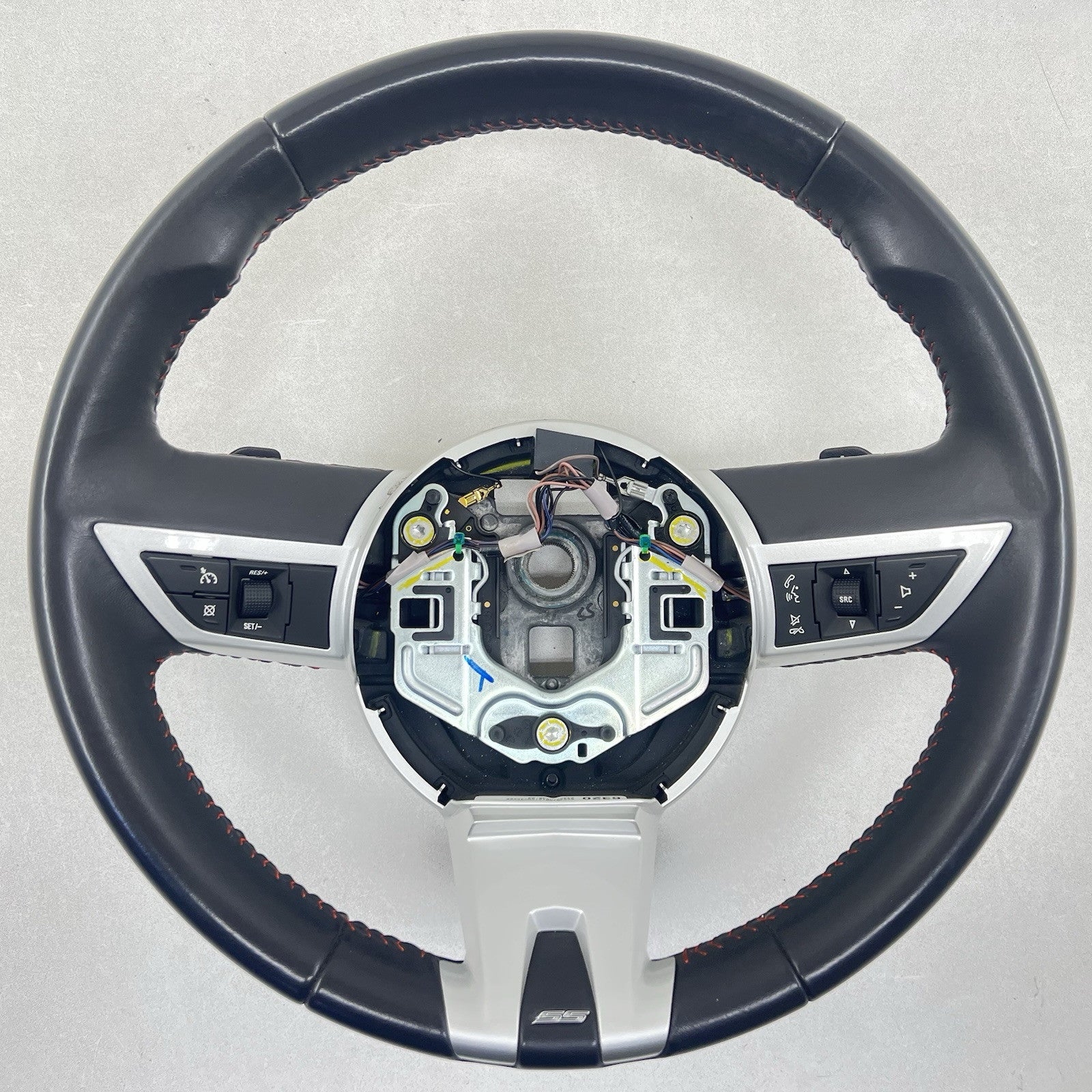 92245960 10-11 CHEVROLET CAMARO SS DRIVER STEERING WHEEL WITH PADDLE SHIFTERS LEATHER OEM