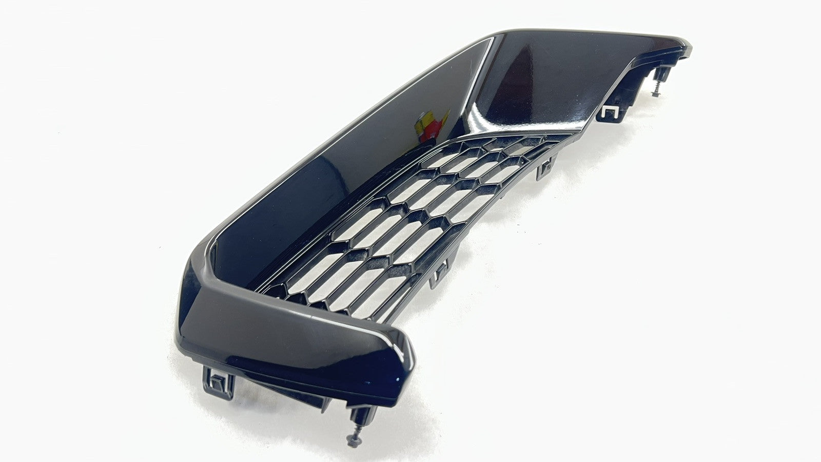 PR3B-8D041-BA / PR3B 8D041 BA / PR3B8D041BA 24-25 FORD MUSTANG DARK HORSE LEFT FRONT BUMPER LOWER GRILLE AIR VENT TRIM O