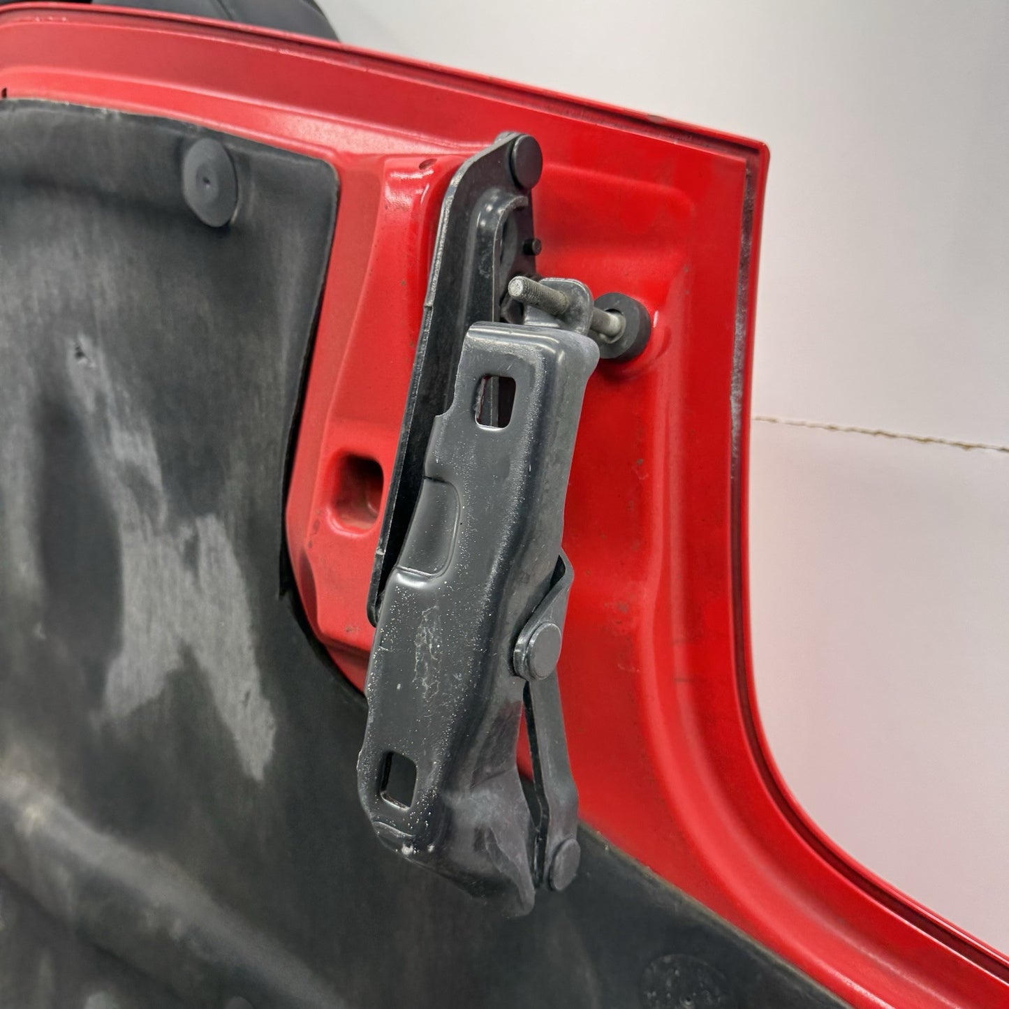 97-04 CHEVROLET CORVETTE C5 HOOD PANEL COMPLETE W/ HINGES TORCH RED OEM