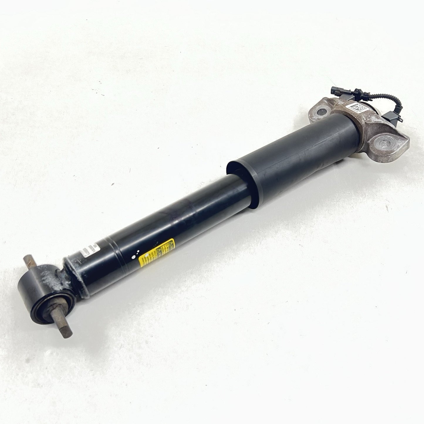 KR3C-18W003-TA / KR3C 18W003 TA / KR3C18W003TA 24-25 FORD MUSTANG DARK HORSE LEFT REAR SHOCK ABSORBER KR3C-18W003-TA OEM
