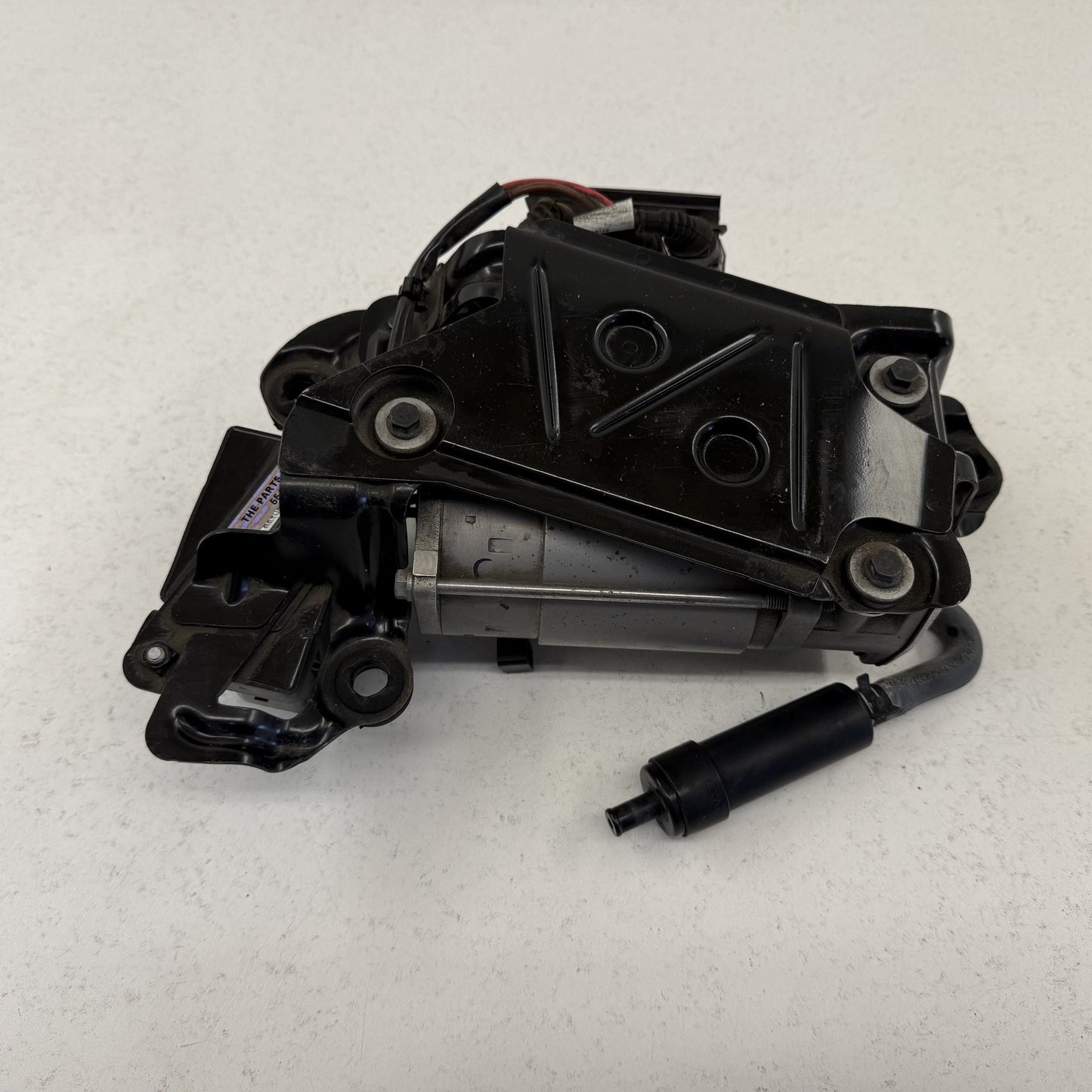 2014-2018 Bentley Flying Spur Air Suspension Compressor Pump W/ Valve Block OEM