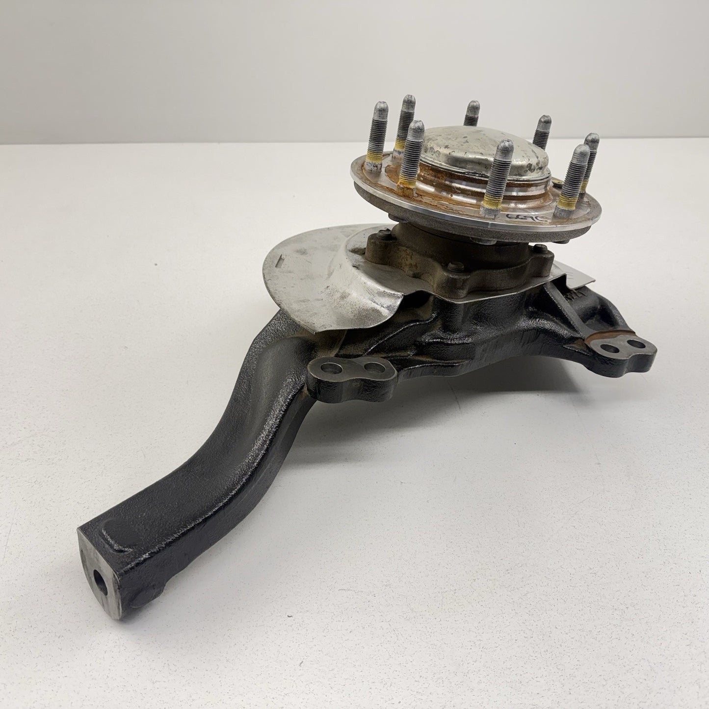 20-25 Silverado Sierra 2500 3500 Right Front Spindle Knuckle Hub Bearing OEM