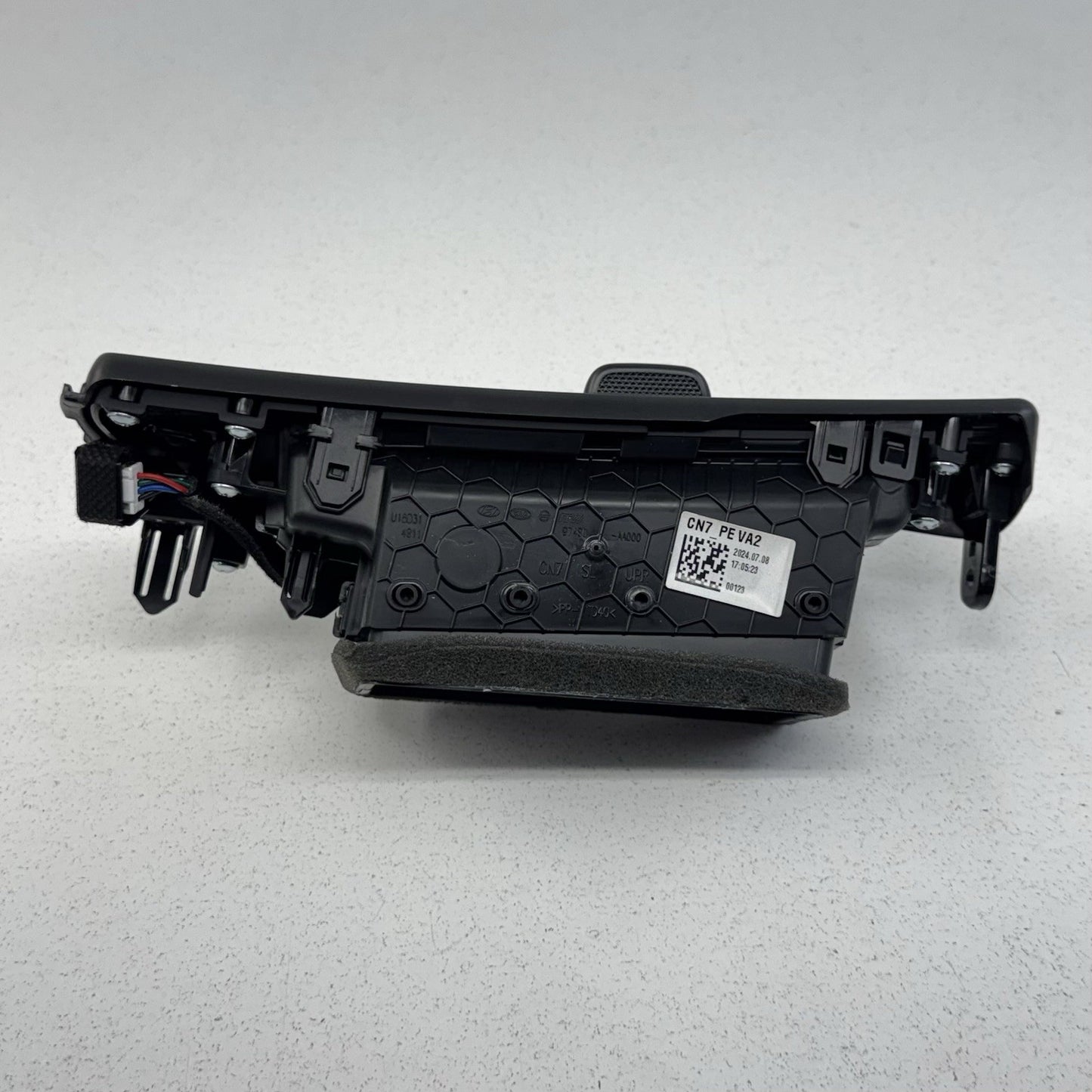 22-26 Hyundai Elantra N Driver Left Outer Dash Air Vent W/ Illuminated Trim OEM