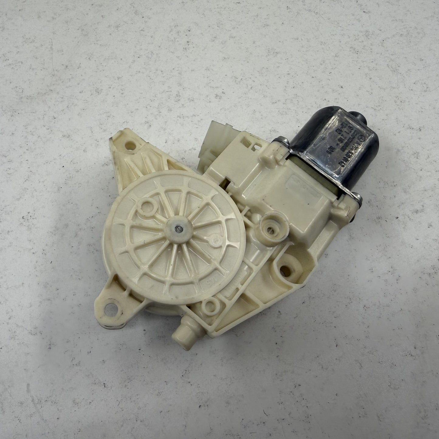 2008-2014 Mercedes C250 W204 Left Front Door Glass Window Regulator Motor OEM