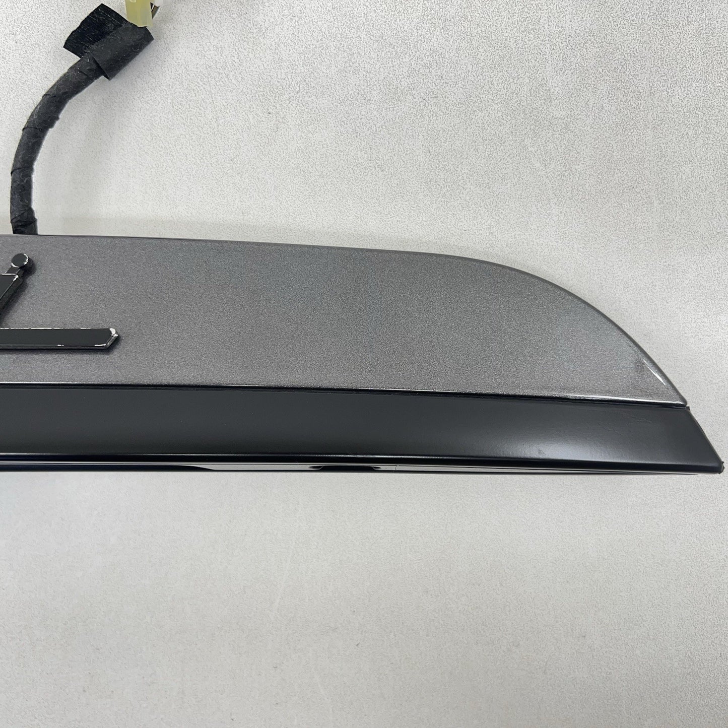 17-24 MASERATI GHIBLI TRUNK GARNISH TRIM LICENSE PLATE LIGHT MOULDING BEZEL OEM