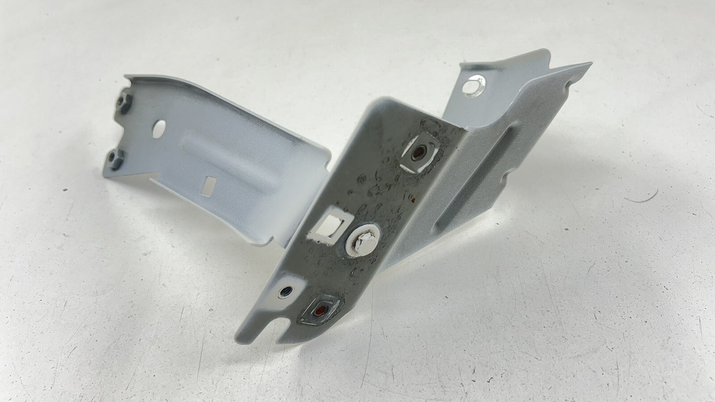 14-23 MASERATI GHIBLI PASSENGER RIGHT FRONT FENDER BRACKET SUPPORT MOUNT OEM