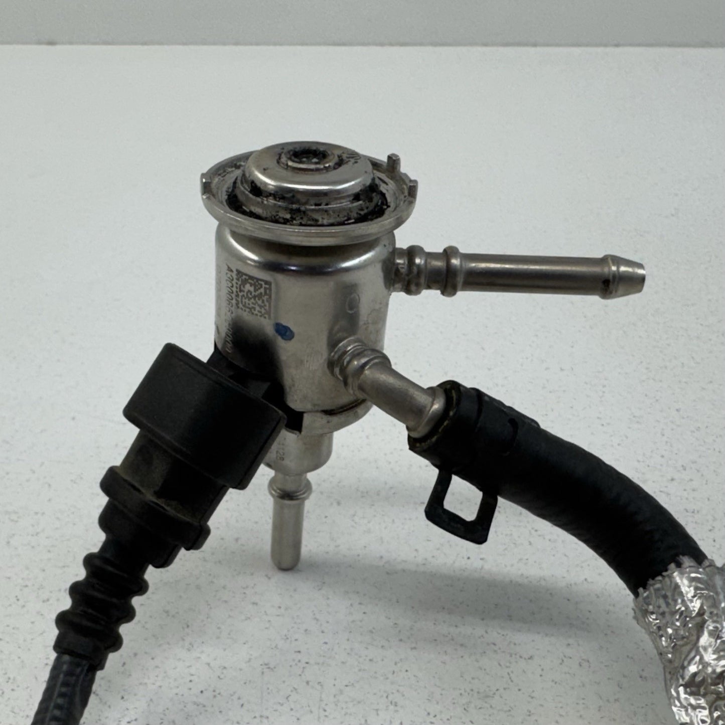 20-25 Silverado Sierra 2500 3500 Diesel Reductant Fluid Injector 12696018 OEM