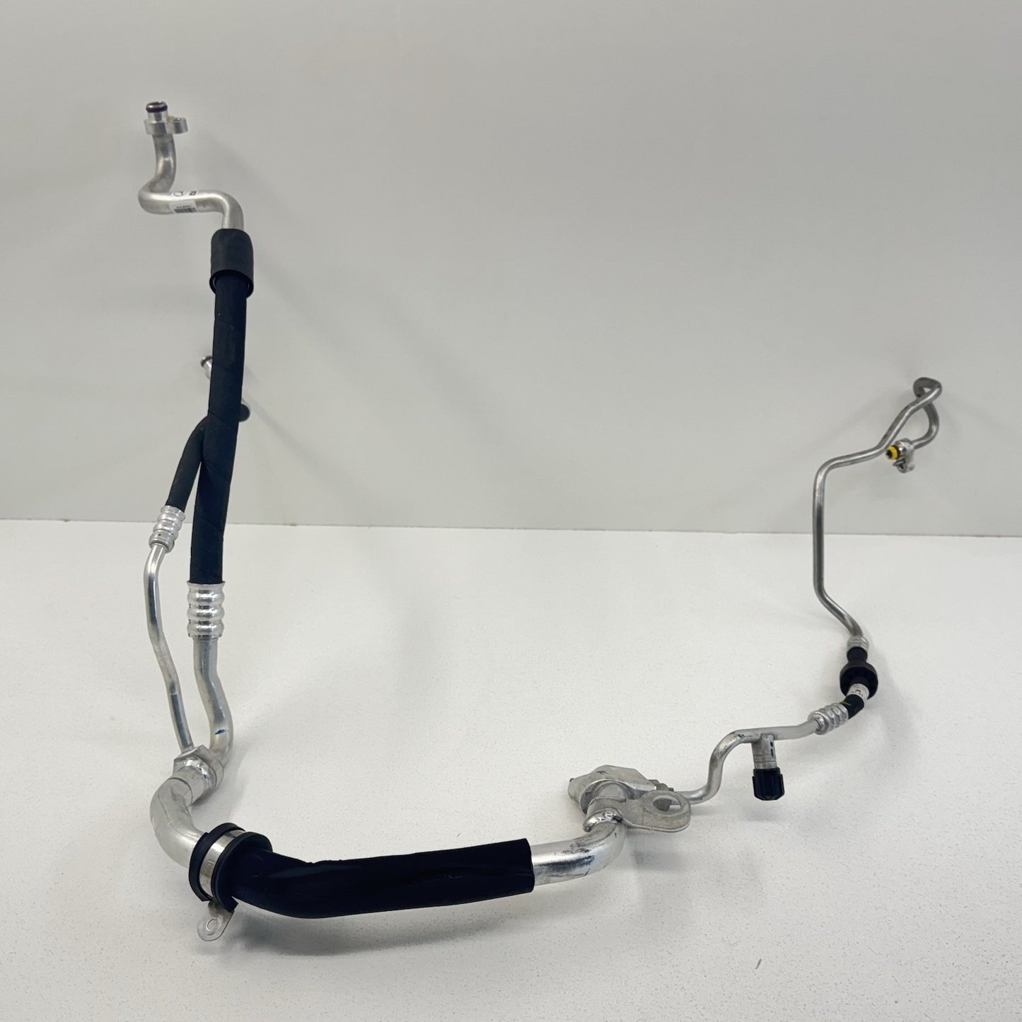 10-16 Mercedes E350 W212 HVAC AC Air Conditioning Hose Line Pipe Tube OEM