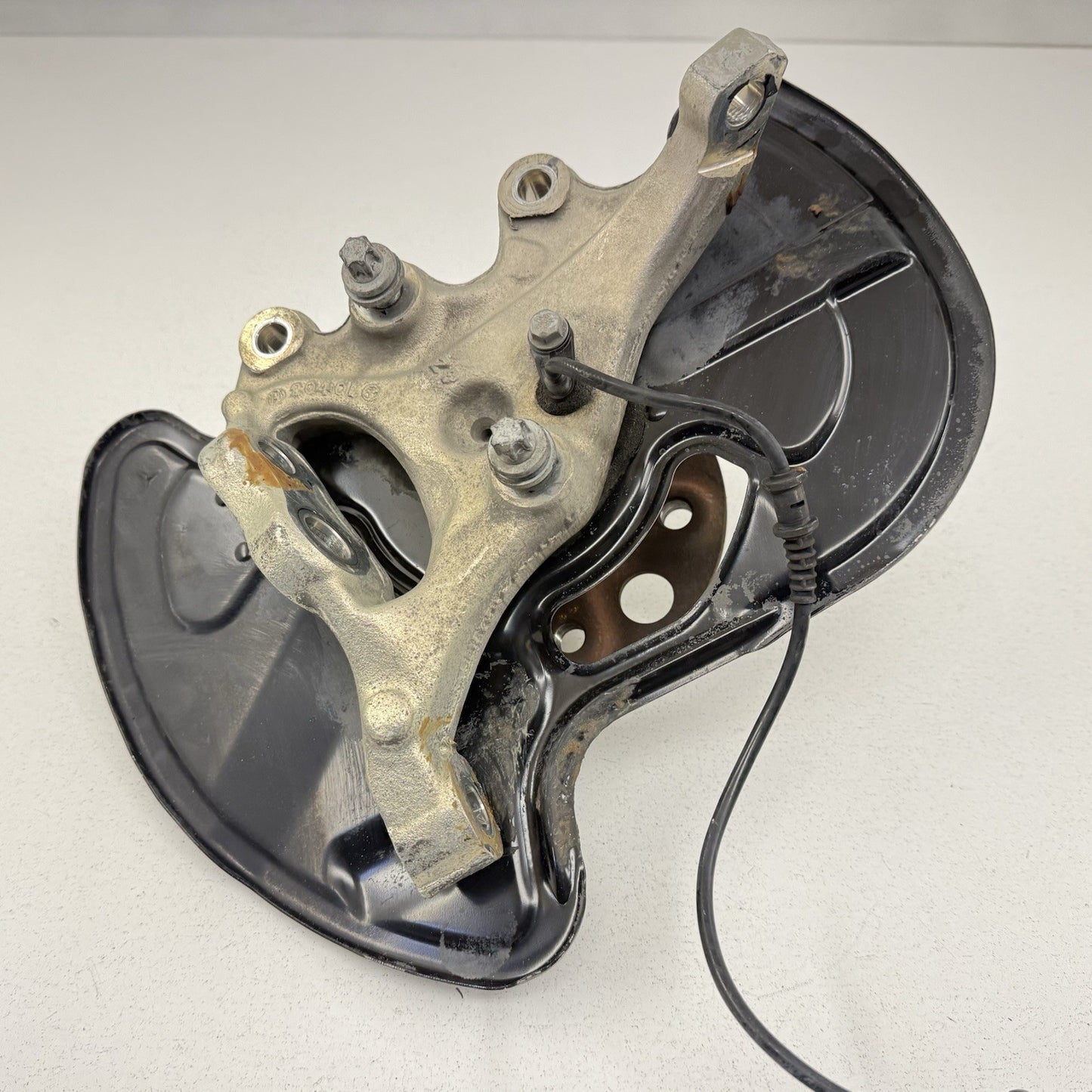 08-14 Mercedes W204 C250 RWD Left Front Spindle Knuckle Hub Wheel Bearing OEM