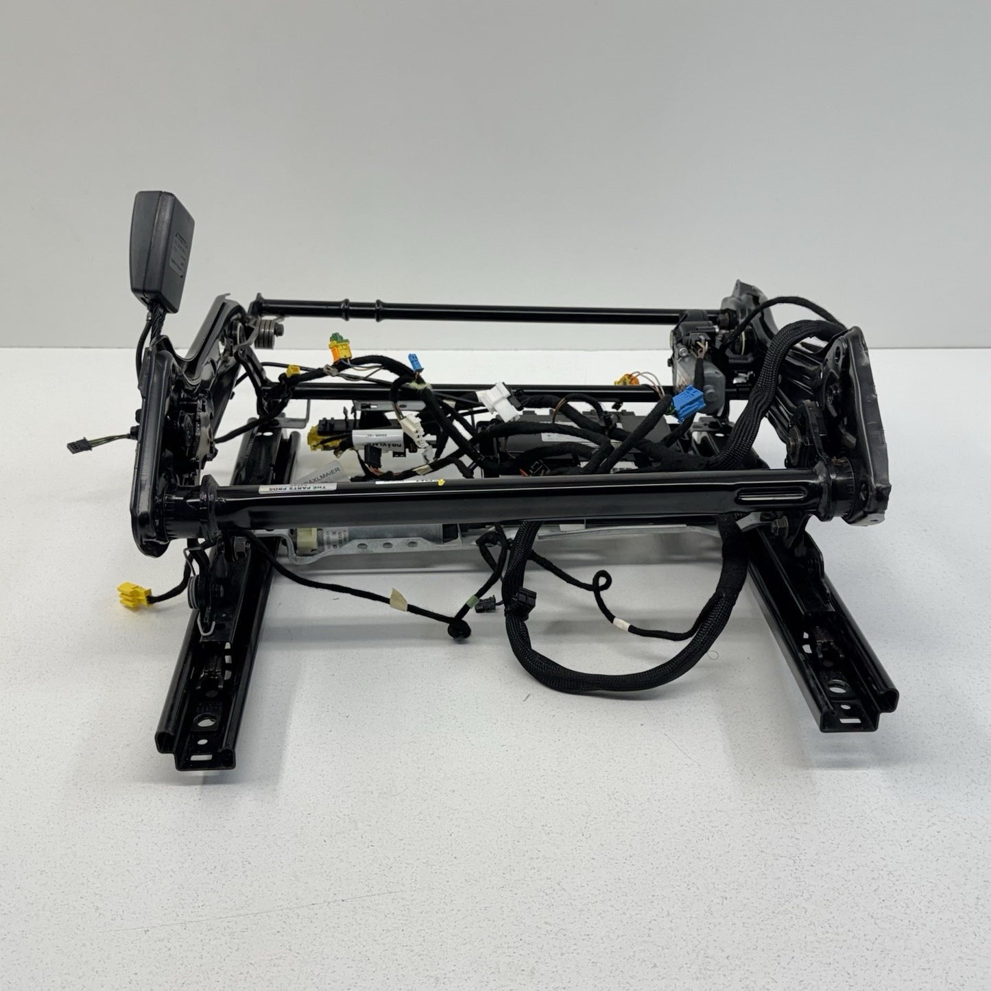 12-18 Mercedes W218 CLS550 Passenger Right Front Lower Seat Track Rail Frame OEM
