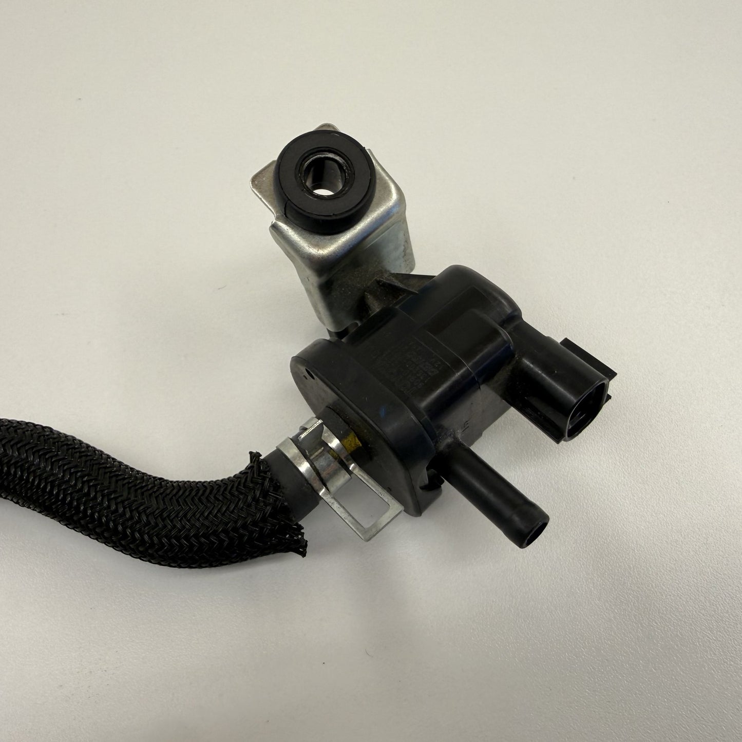 2021-2026 Lexus IS300 IS350 IS500 Fuel Vapor Canister Purge Valve Solenoid OEM
