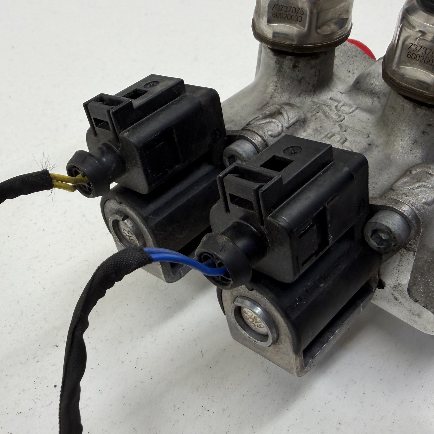 2022-2024 Rivian R1S R1T Rear Hydraulic Suspension Valve Block PT00003133-G OEM
