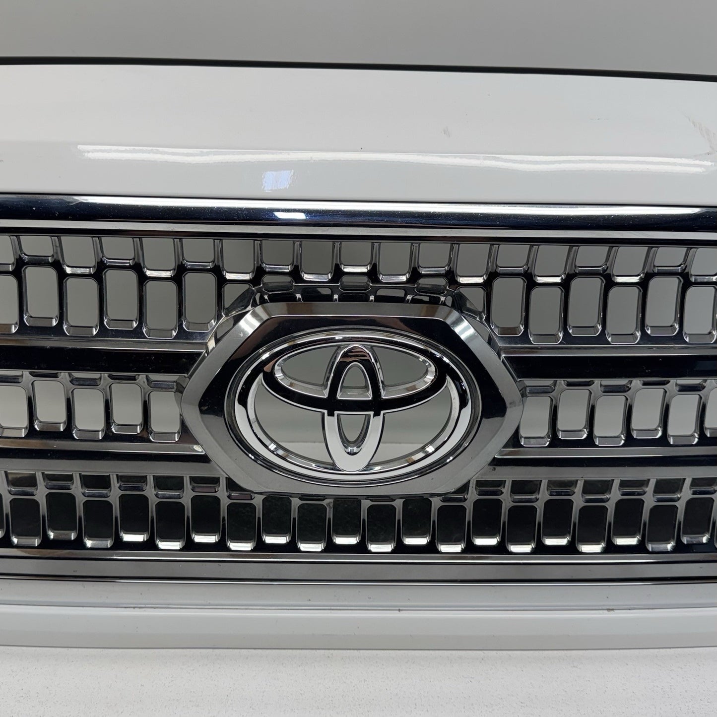 16-17 Toyota Tacoma TRD Off Road Front Upper Grill Grille With Emblem White OEM