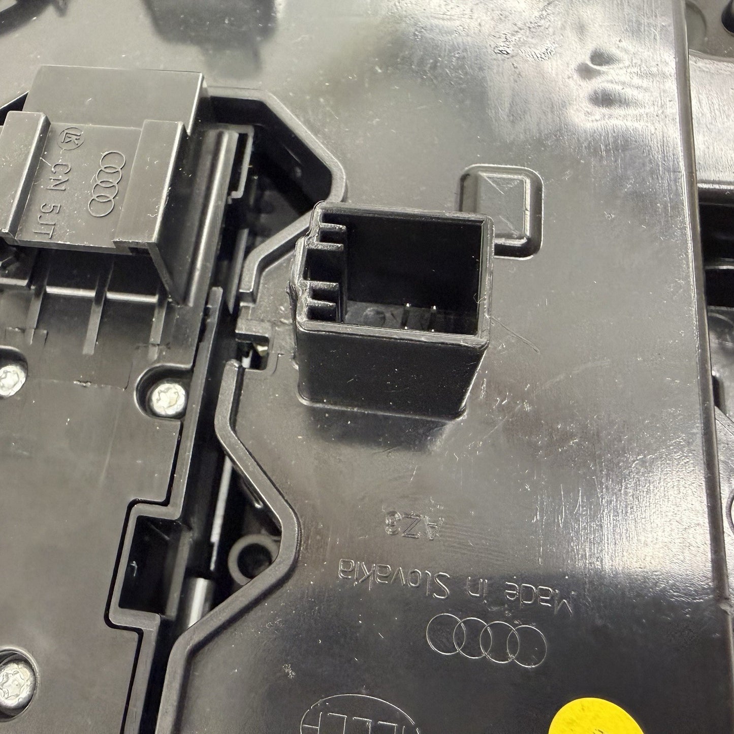 18-19 Audi S5 Front Overhead Console Dome Light Lamp Control Panel Black OEM