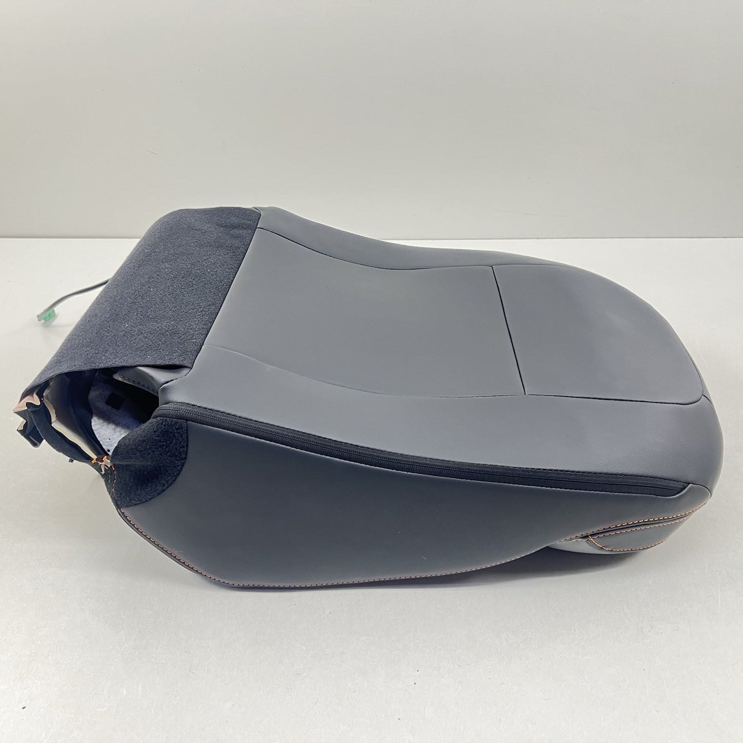 24-25 SUBARU CROSSTREK LIMITED DRIVER LEFT FRONT UPPER SEAT CUSHION COVER OEM