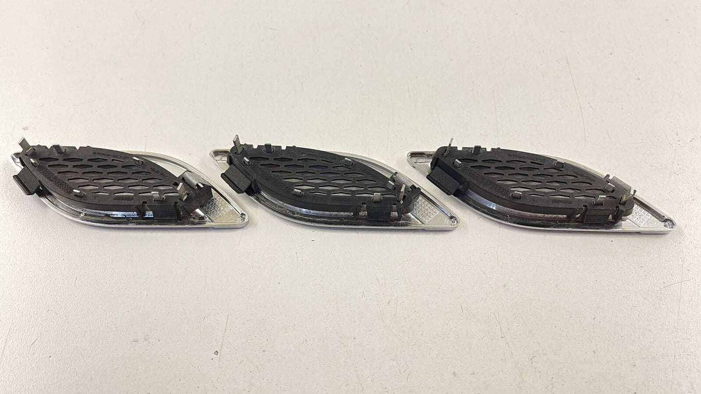 14-23 MASERATI QUATTROPORTE RIGHT FRONT FENDER AIR VENT TRIM SET 670010339 OEM