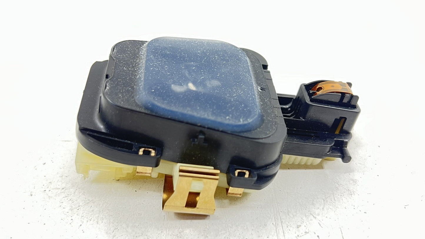 15-18 MERCEDES-BENZ C63S W205 FRONT WINDSHIELD RAIN SENSOR LIGHT SENSOR OEM