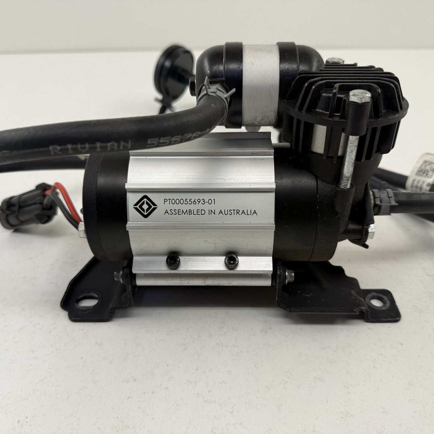 2022-2024 Rivian R1S R1T Air Ride Suspension Compressor Pump PT00055693-01 OEM