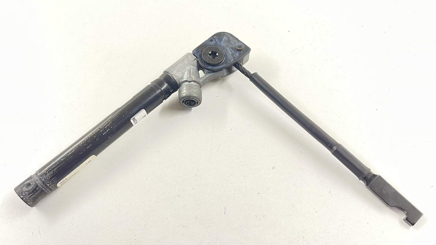 20-23 TESLA MODEL Y PASSENGER RIGHT SEAT BELT PRETENSIONER 1090324-01-C OEM