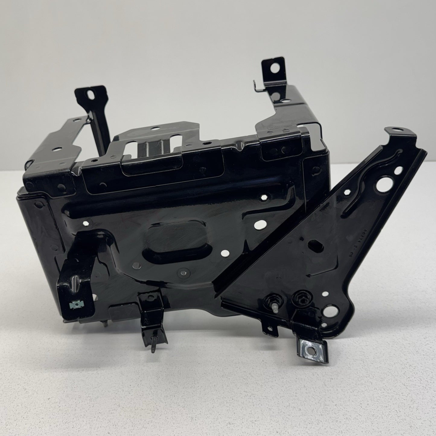 20-25 Silverado Sierra 2500 3500 Passenger Right Battery Tray Mount Bracket OEM