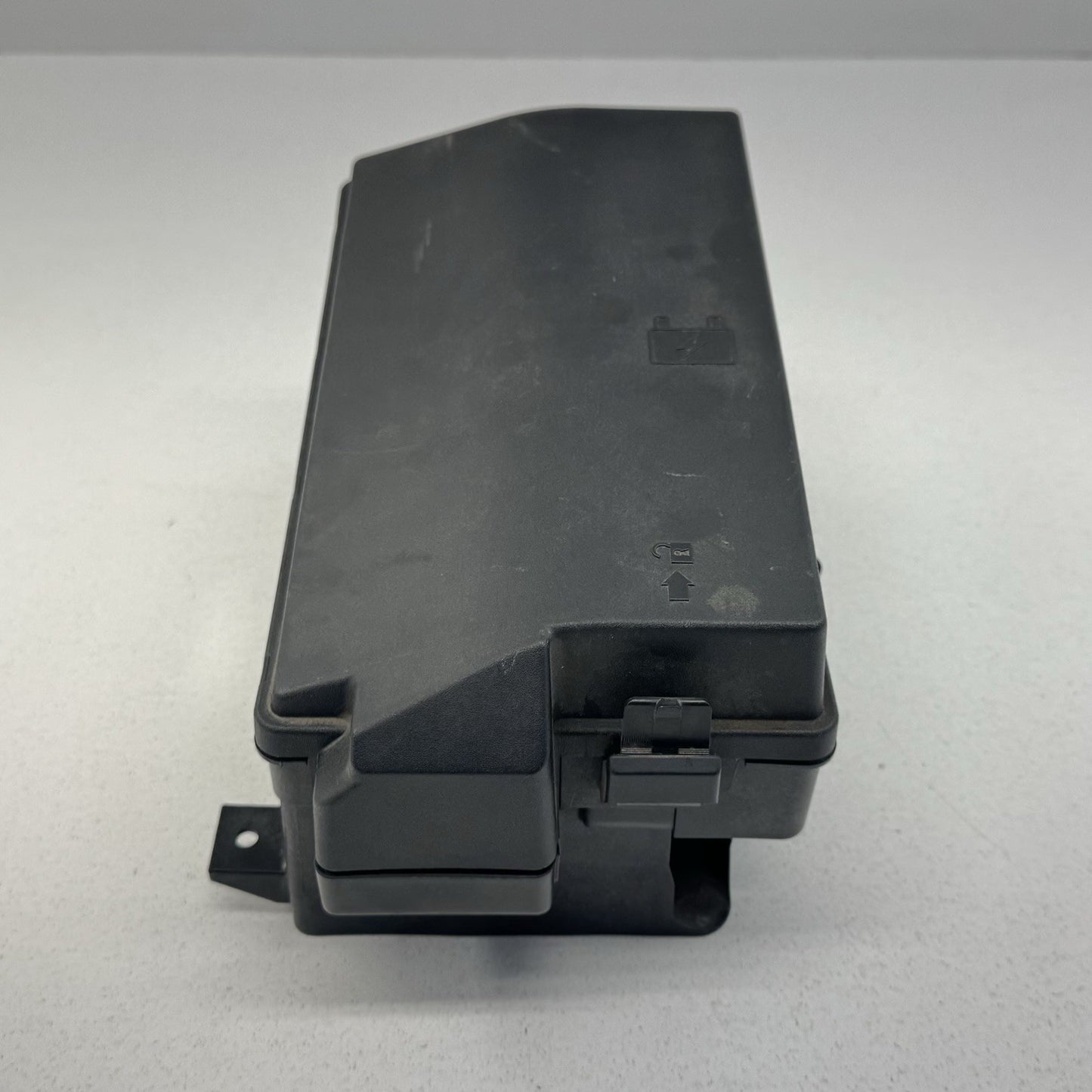 12-15 Chevrolet Camaro SS Engine Bay Fuse Relay Junction Box 22760635 OEM