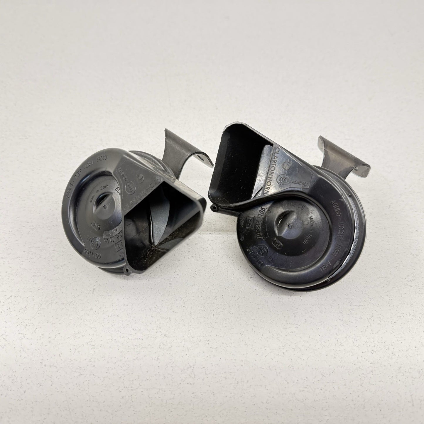 17-23 Audi R8 Low High Note Pitch Tone Horn Siren Alarm Signal Pair OEM