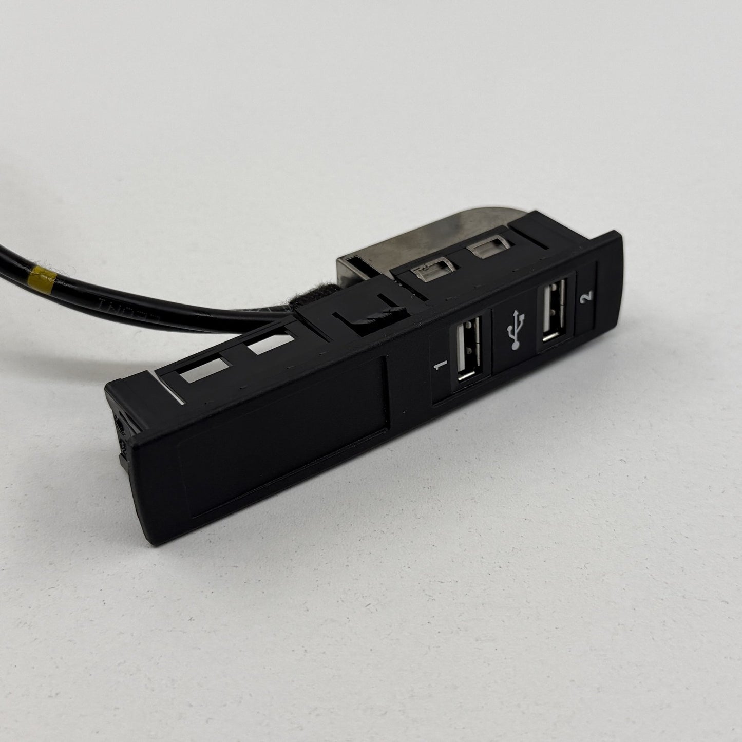 2014-2017 Mercedes-Benz S550 W222 Center Console Socket Dual USB Charge Port OEM