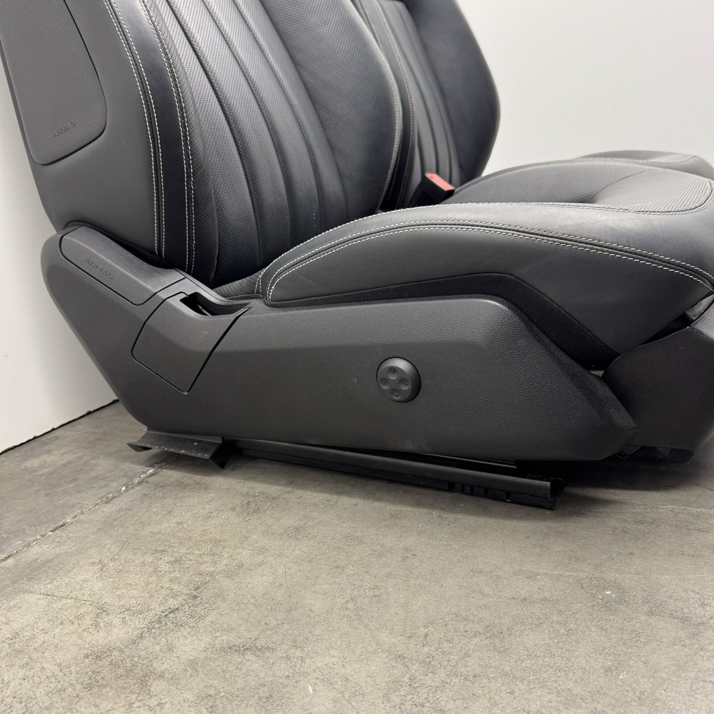 12-18 Mercedes Benz CLS550 W218 Front Seat Pair Leather Black OEM
