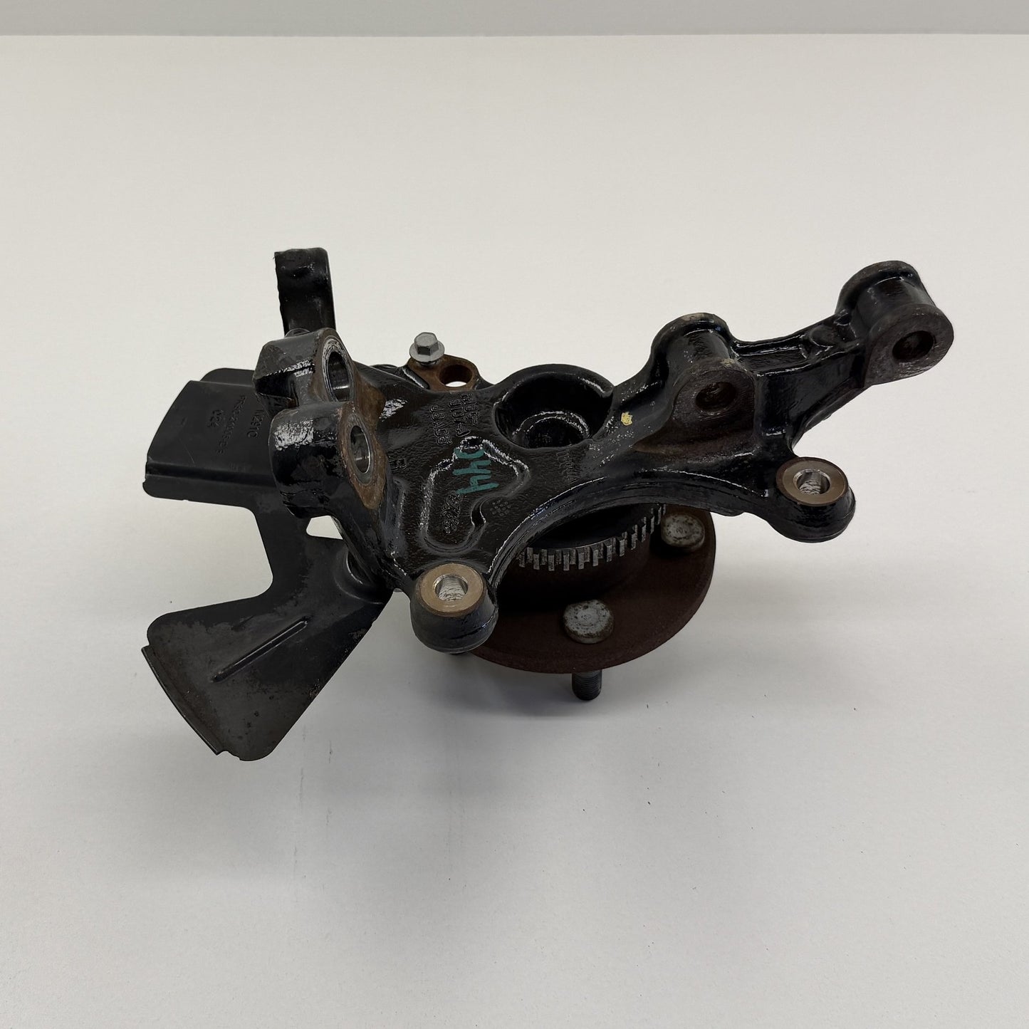 2015-2023 Ford Mustang GT PP Right Front Spindle Knuckle Hub Wheel Bearing OEM