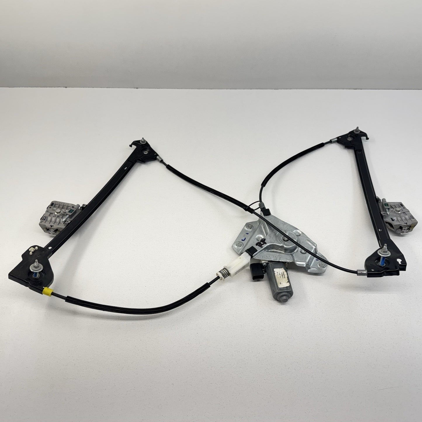 15-23 Dodge Challenger Passenger Right Door Glass Window Regulator W/ Motor OEM